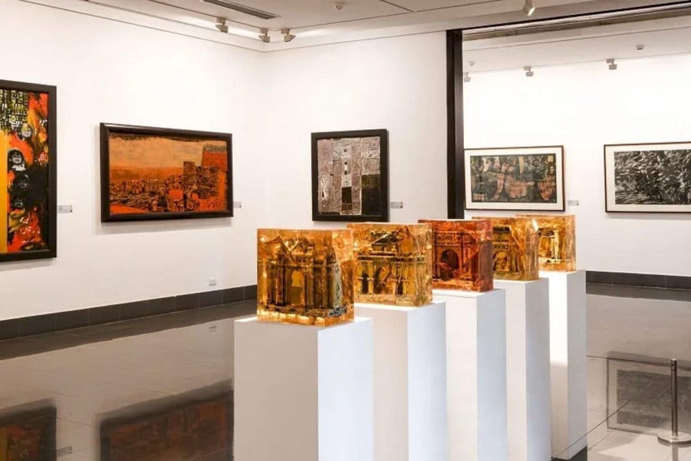 Taking photos next to the exhibits is also a great way for visitors to capture memorable moments at the Ho Chi Minh City Museum of Fine Arts